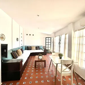 Plaza De Santa Cruz Apartment